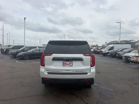 Used 2024 GMC Yukon Denali Ultimate AWD/4WD image 6
