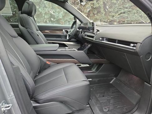 New 2026 Cadillac Vistiq Sport image 41