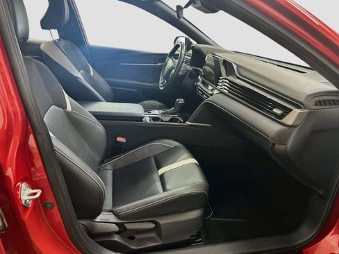 Used 2025 Toyota Camry SE FWD image 32