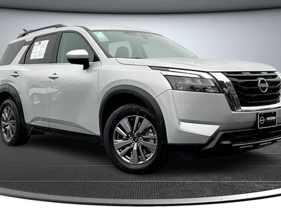 Used 2024 Nissan Pathfinder SV