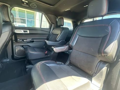 Used 2023 Ford Explorer ST-Line w/ Class IV Trailer Tow Package AWD/4WD image 10