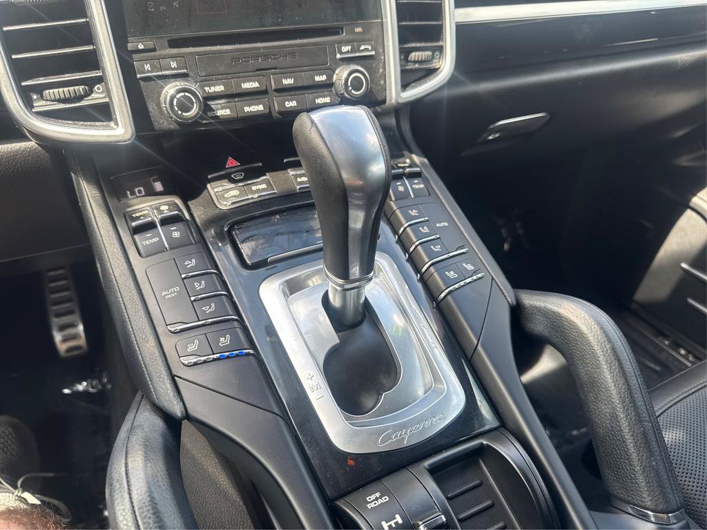 Used 2017 Porsche Cayenne S AWD/4WD image 32