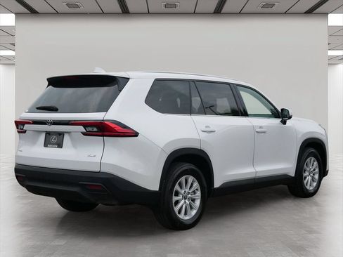 Used 2024 Toyota Grand Highlander AWD image 6