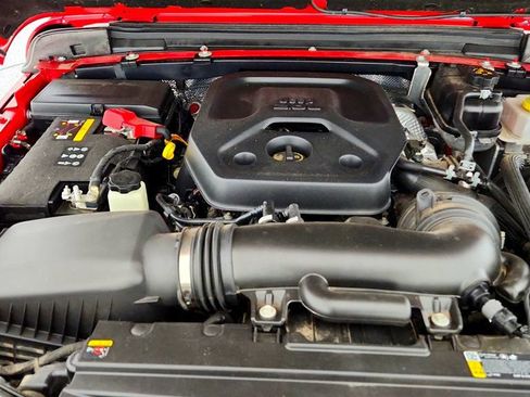 Used 2025 Jeep Wrangler Unlimited Sahara w/ Safety Group AWD/4WD image 26