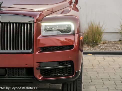 Used 2021 Rolls-Royce Cullinan Black Badge image 3