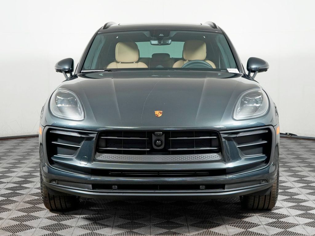 Certified 2026 Porsche Macan AWD/4WD image 10