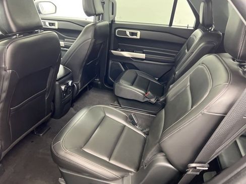Used 2022 Ford Explorer XLT w/ Equipment Group 202A image 12