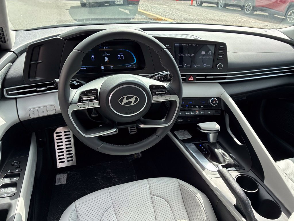 New 2026 Hyundai Elantra SEL Sport FWD image 26
