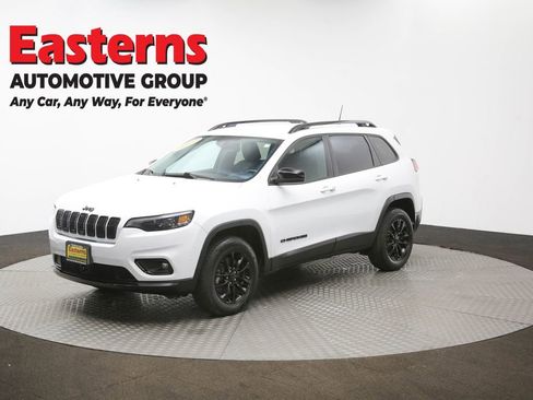 Used 2023 Jeep Cherokee Altitude Lux image 56