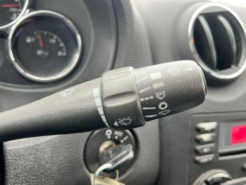 Used 2009 Pontiac G6 Sedan w/ Sun And Sound Package image 25