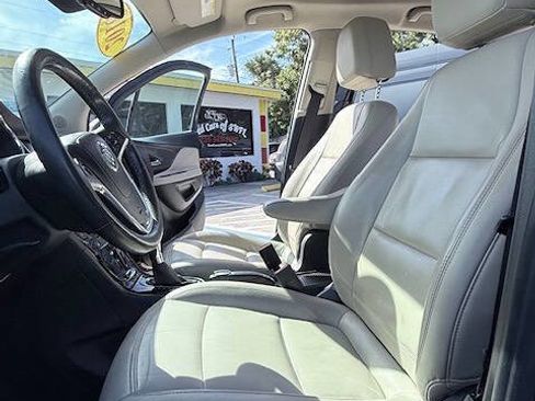 Used 2018 Buick Encore Premium image 10