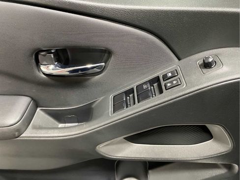 Used 2024 Nissan Frontier SV w/ Technology Package image 9