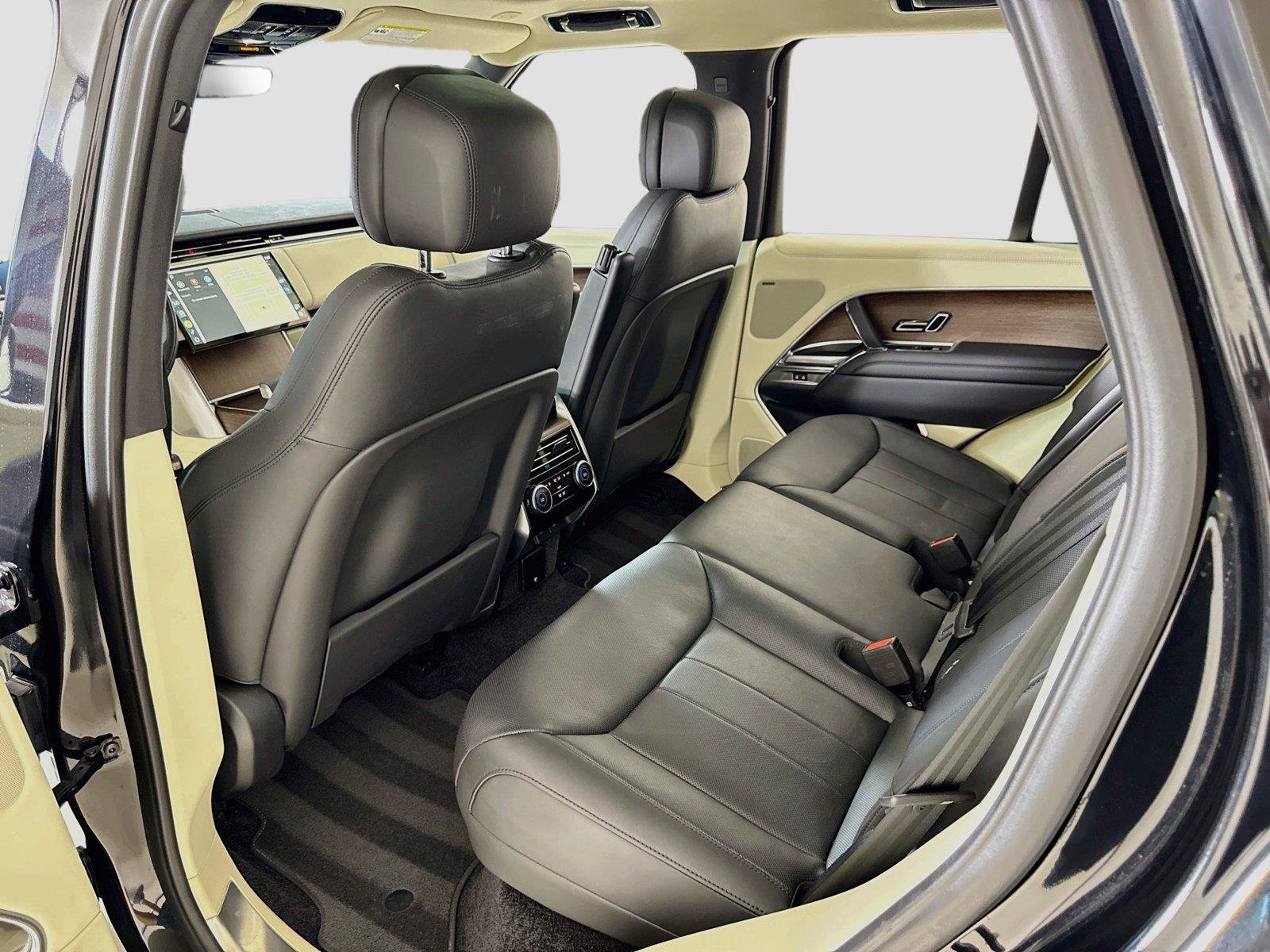 Used 2024 Land Rover Range Rover SE AWD/4WD image 23