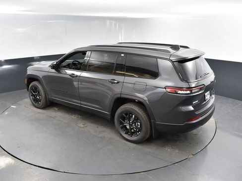 Used 2025 Jeep Grand Cherokee L Altitude image 45