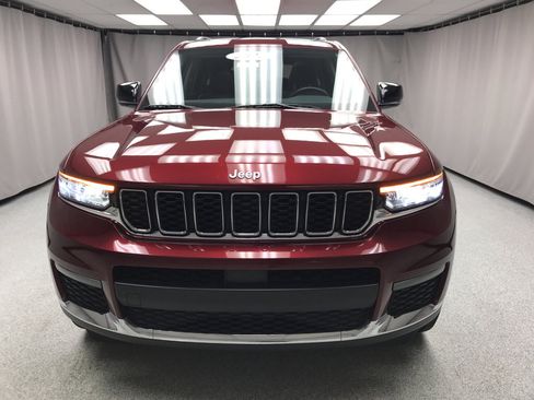 Used 2022 Jeep Grand Cherokee L Limited AWD/4WD image 6