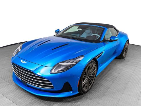 Used 2024 Aston Martin DB12 Convertible RWD image 3