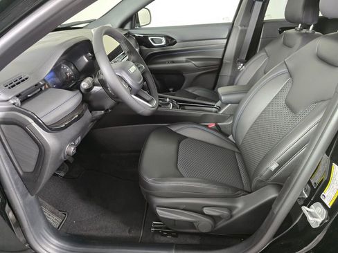 New 2026 Jeep Compass Latitude image 19