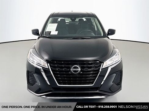 Certified 2025 Nissan Kicks Play S image 2