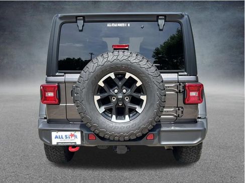 Used 2025 Jeep Wrangler Unlimited Rubicon AWD/4WD image 7