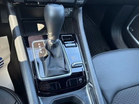 Used 2025 Jeep Compass Latitude w/ Sun & Sound Group image 24