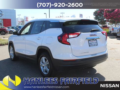 Used 2024 GMC Terrain SLE FWD image 9
