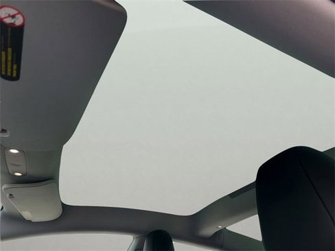 Used 2025 Tesla Model 3 Long Range image 24