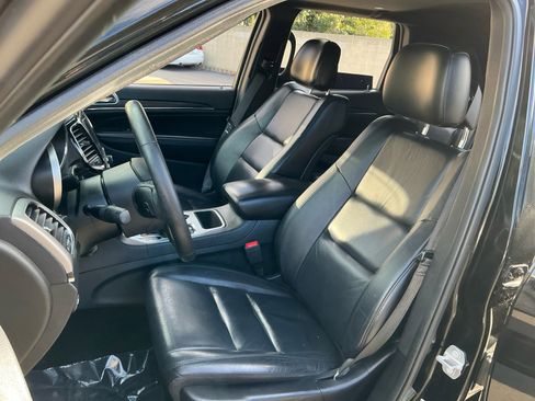 Used 2019 Jeep Grand Cherokee Limited image 18