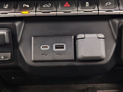 Used 2022 Chevrolet Silverado 3500 High Country w/ Technology Package image 42