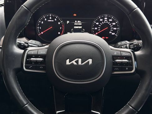 Used 2022 Kia Sorento EX image 32