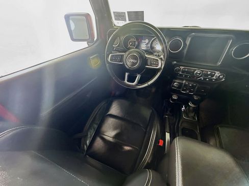 Used 2021 Jeep Wrangler Unlimited Sahara image 9