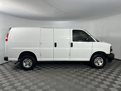 Used 2020 Chevrolet Express 2500 w/ Driver Convenience Package RWD image 9