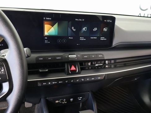 Used 2025 Kia K4 LXS image 5