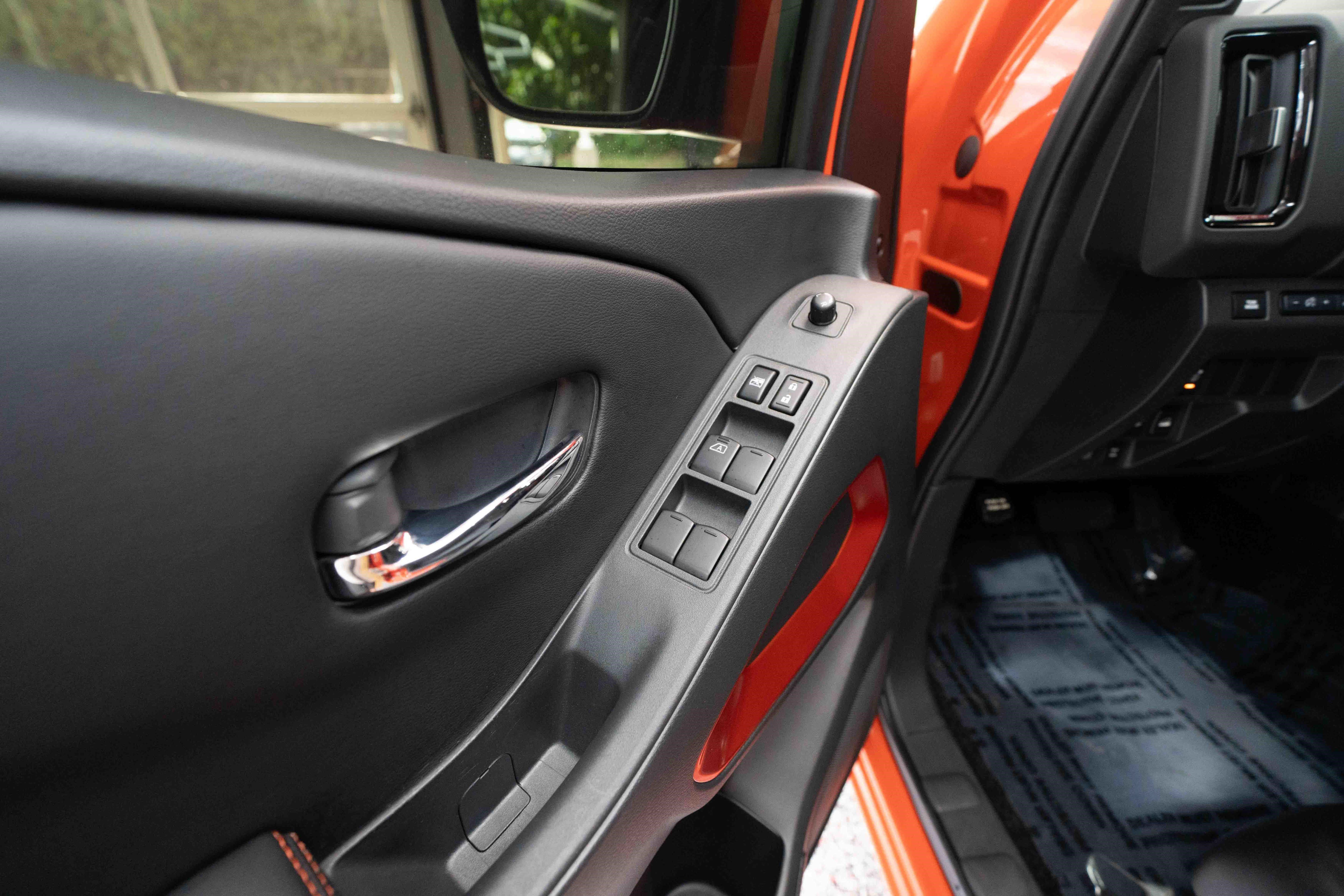 Used 2025 Nissan Frontier PRO-4X w/ Interior Protection Package AWD/4WD image 7