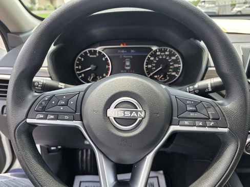 Used 2023 Nissan Altima 2.5 SV image 17