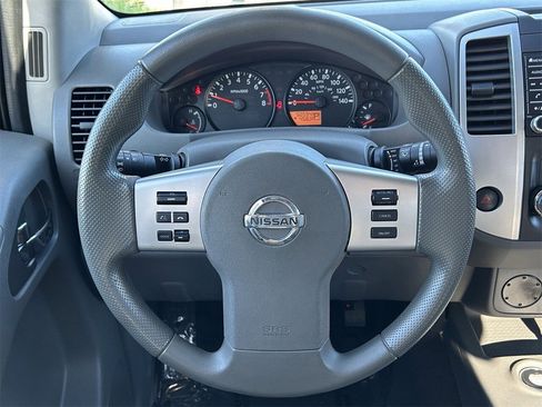 Certified 2020 Nissan Frontier SV w/ Midnight Edition Floor Mats image 24