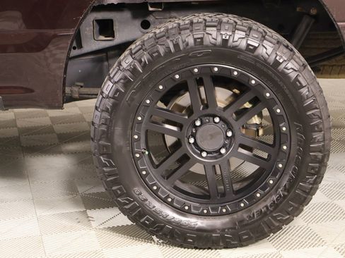Used 2019 Ford F150 XLT w/ Equipment Group 302A Luxury AWD/4WD image 19