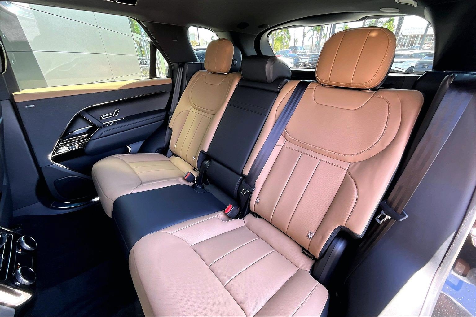 New 2027 Land Rover Range Rover Sport Dynamic SE AWD/4WD image 10