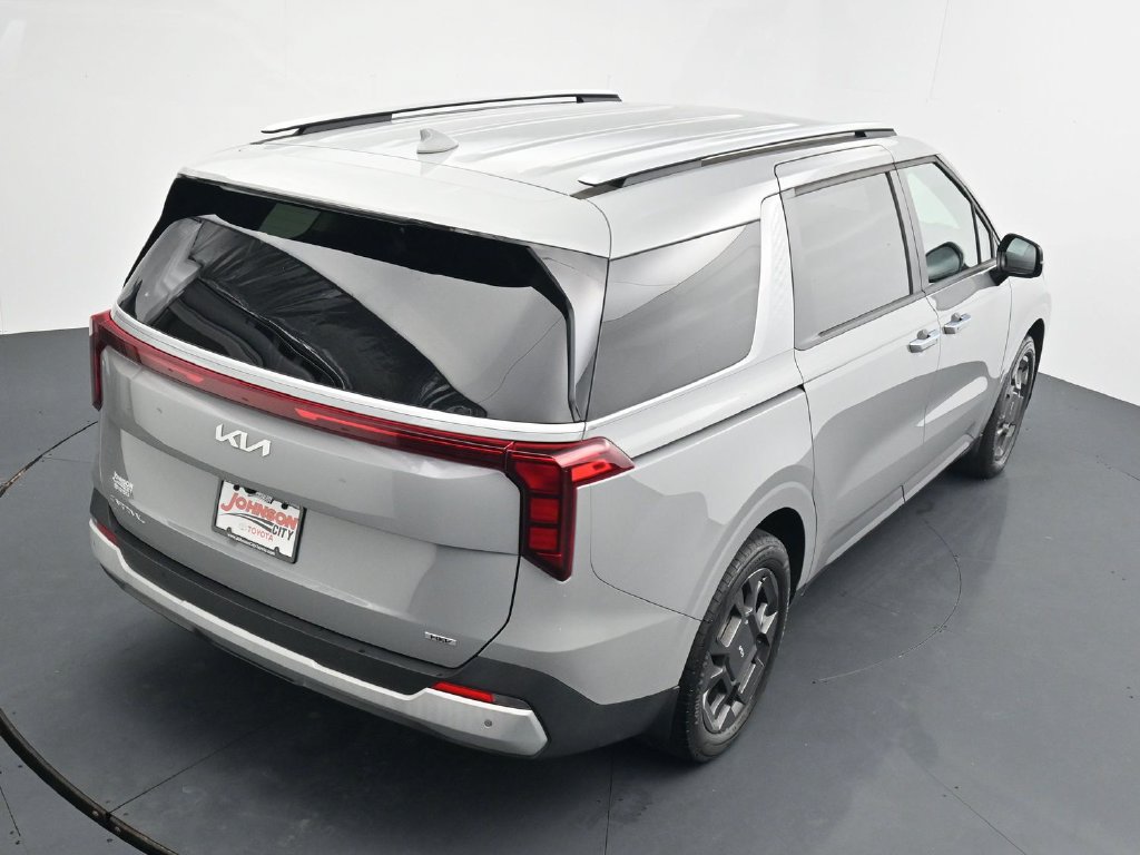 Used 2025 Kia Carnival EX FWD image 26