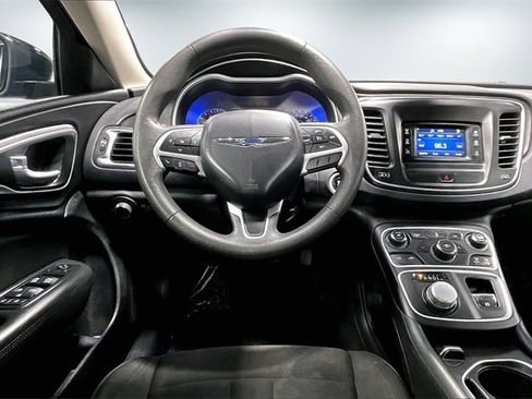 Used 2015 Chrysler 200 Limited image 9