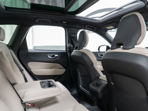 New 2026 Volvo XC60 B5 Plus w/ Climate Package image 23