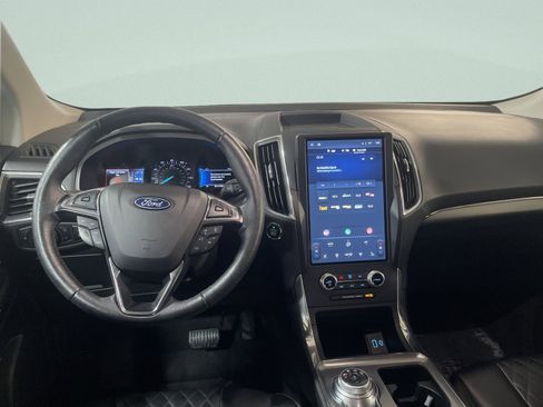 Used 2024 Ford Edge Titanium image 16