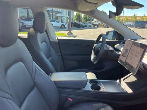 Used 2022 Tesla Model Y Long Range AWD/4WD image 17