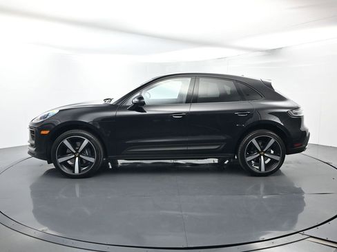 Certified 2025 Porsche Macan image 2