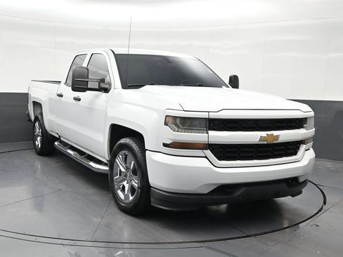 Used 2016 Chevrolet Silverado 1500 Custom w/ Custom Convenience Package RWD image 8