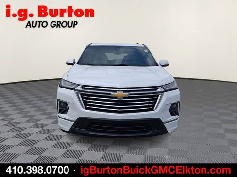 Certified 2022 Chevrolet Traverse Premier FWD image 2
