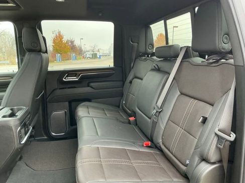 Used 2024 Chevrolet Silverado 2500 High Country w/ High Country Premium Package image 30