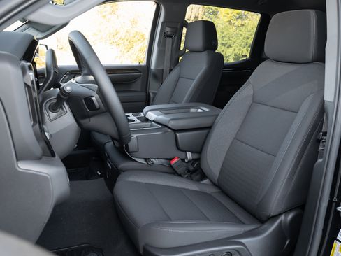 New 2024 GMC Sierra 1500 SLE w/ Preferred Package image 31