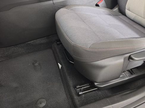 Used 2024 Chevrolet Trax RS FWD image 23