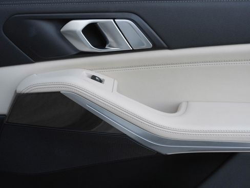 Certified 2022 BMW X5 xDrive40i w/ Luxury Seating Package image 29