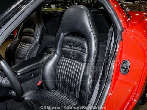 Used 1997 Chevrolet Corvette Coupe w/ Roof Pkg image 83